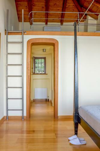 Hostal Dionysos Villa