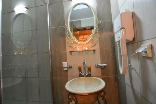 Hostal Xenios Zeys (?????? ????)