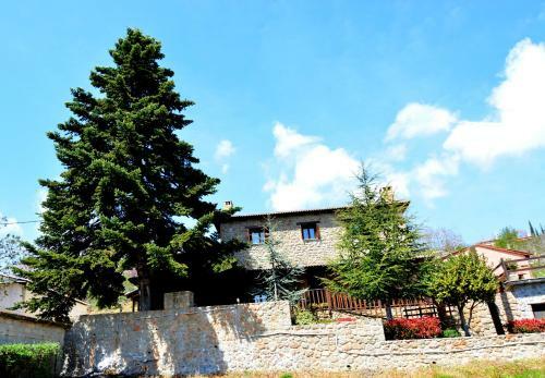 Hostal Filiantra Guesthouse