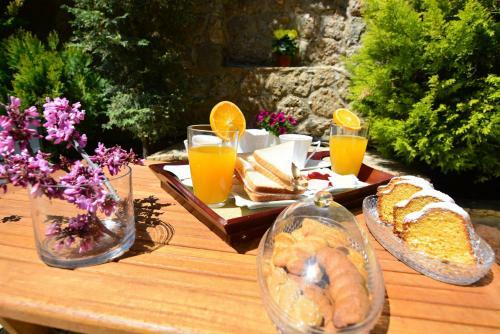 Hostal Filiantra Guesthouse