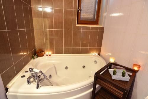 Hostal Filiantra Guesthouse