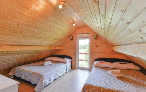 Three-bedroom Holiday Home In Gracac