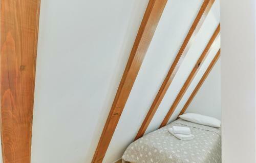 Three-bedroom Holiday Home In Gracac
