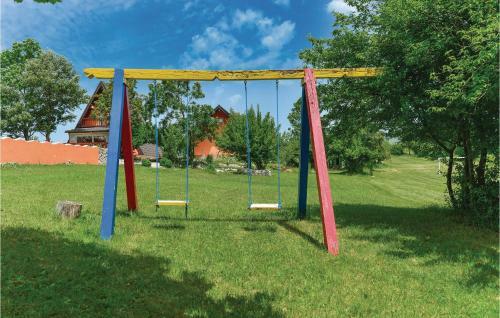 Three-bedroom Holiday Home In Gracac