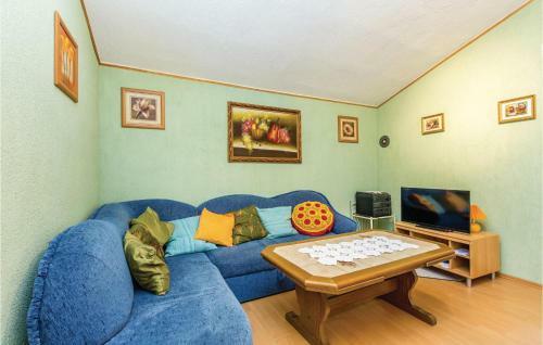 Three-bedroom Holiday Home In Garica