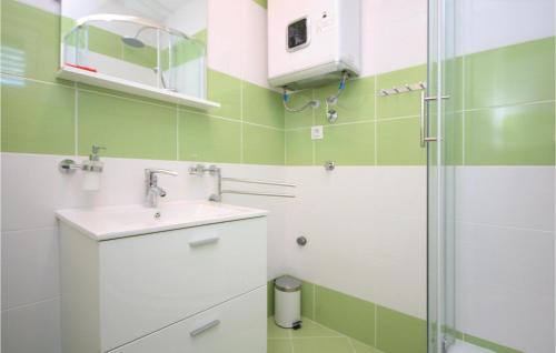 Apartment Grebastica *lxXXIX *