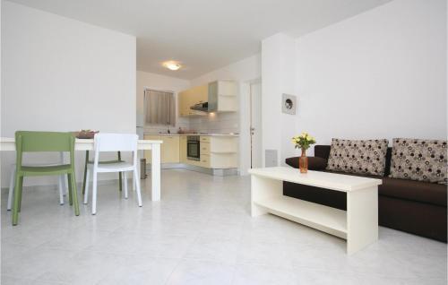 Apartment Grebastica *lxXXIX *