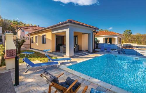 Three-bedroom Holiday Home In Gostinjac