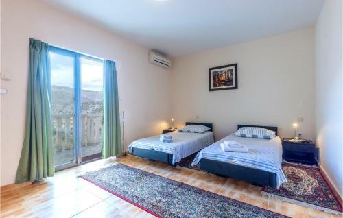 Apartment Put 09