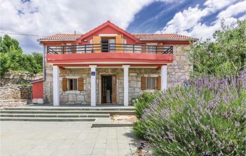 Three-bedroom Holiday Home In Krusevo