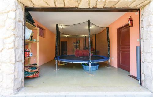 Three-bedroom Holiday Home In Krasic