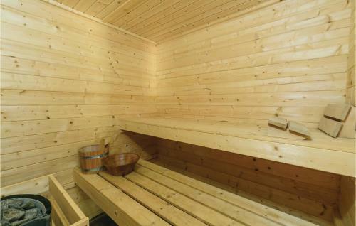 Three-bedroom Holiday Home In Krasic