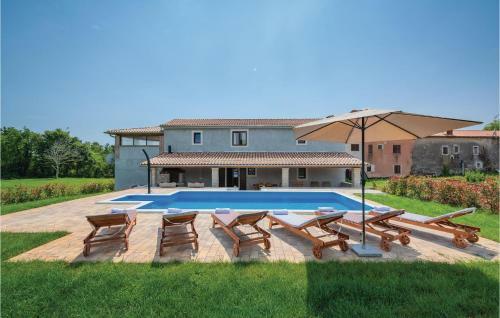 Three-bedroom Holiday Home In Katun