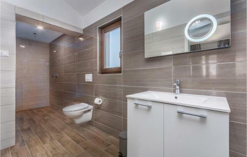 Three-bedroom Holiday Home In Katun