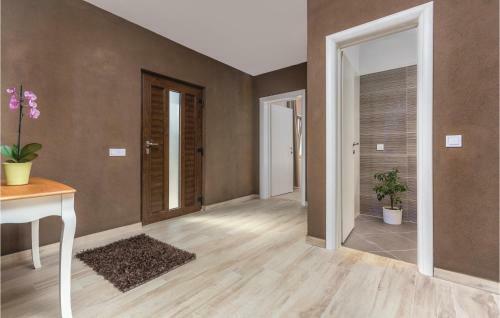 Three-bedroom Holiday Home In Katun