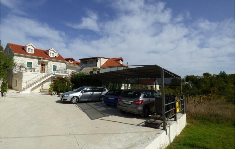Holiday Home Kucice With Outdoor Pool