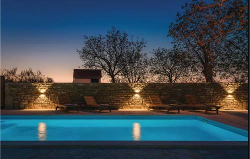 Three-bedroom Holiday Home In Mratovo