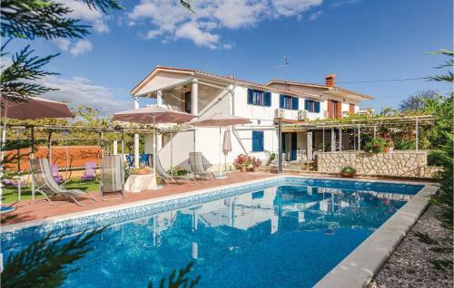Five-bedroom Holiday Home In Nedescina