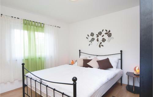 Five-bedroom Holiday Home In Nedescina