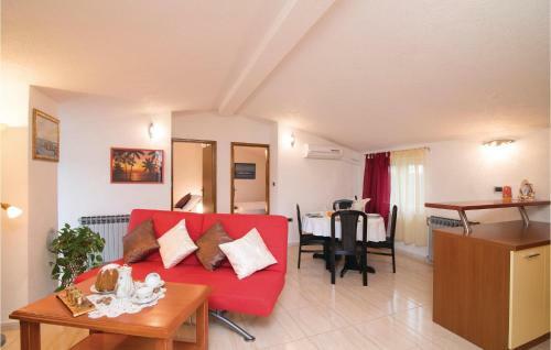 Five-bedroom Holiday Home In Nedescina