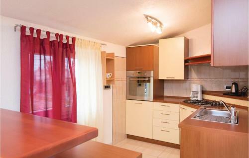 Five-bedroom Holiday Home In Nedescina