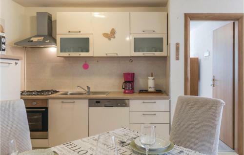 Four-bedroom Holiday Home In Novigrad
