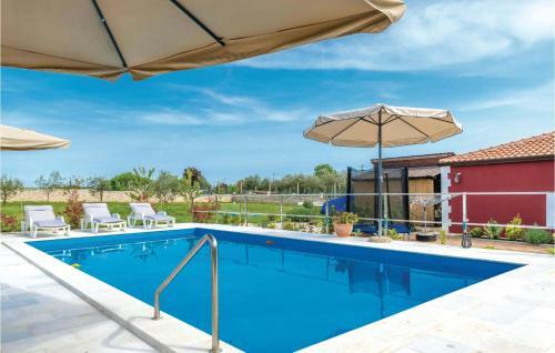 Four-bedroom Holiday Home In Novigrad