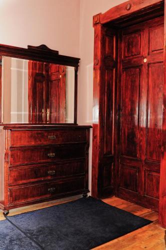 Hostal L'opera Guest House