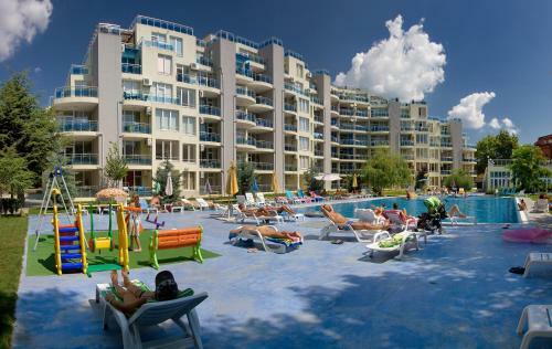 Pmg Apartments In Oasis Complex