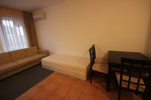 Menada Ravda Apartments