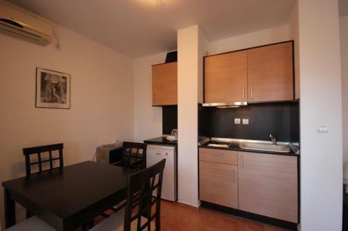 Menada Ravda Apartments