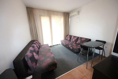 Menada Ravda Apartments