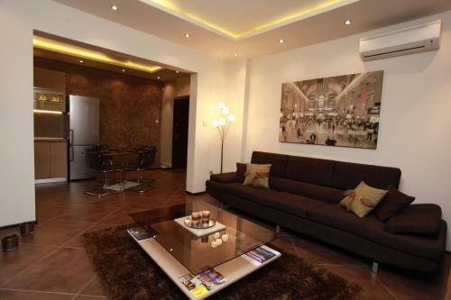 Brown Cottage Apartment