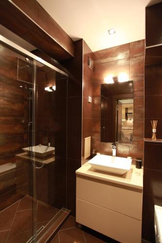 Brown Cottage Apartment