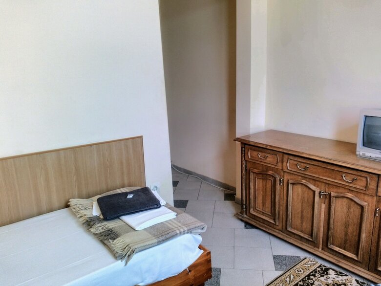 Hostal Repos Guest Rooms