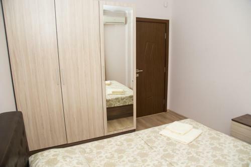 Apart Lev