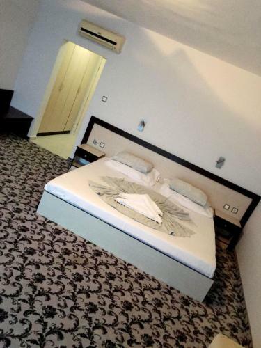 Peter Hotel