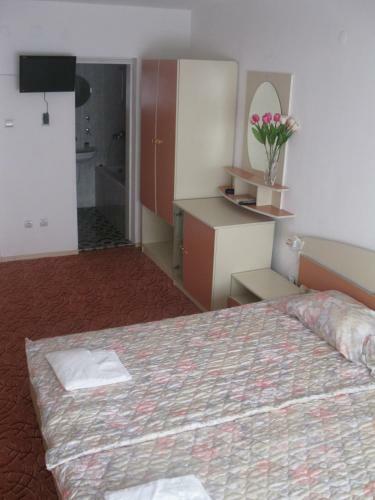 Peter Hotel