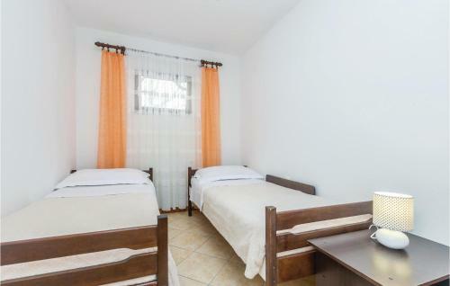 Two-bedroom Apartment In Omisalj