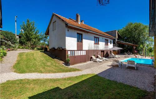 Four-bedroom Holiday Home In Plaski