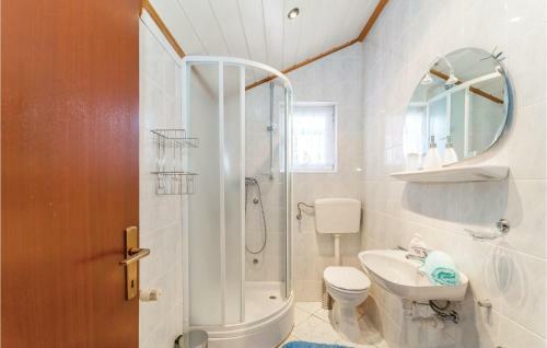 Four-bedroom Holiday Home In Benkovac