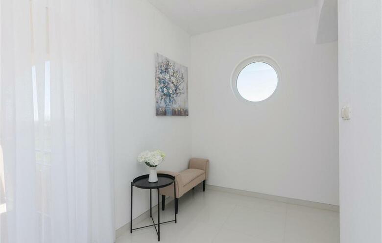 Four-bedroom Holiday Home In Suhovare