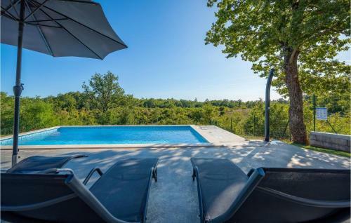 Two-bedroom Holiday Home In Parizi