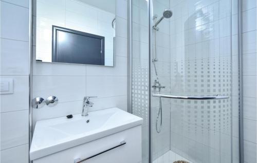 Four-bedroom Holiday Home In Dicmo