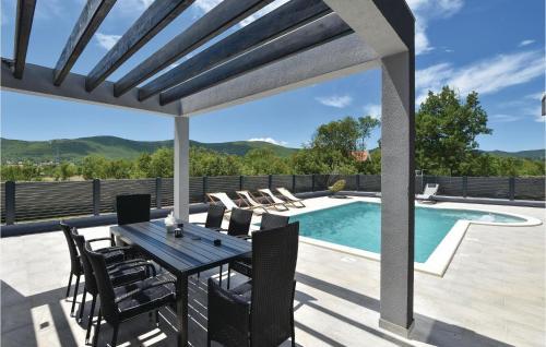 Four-bedroom Holiday Home In Dicmo