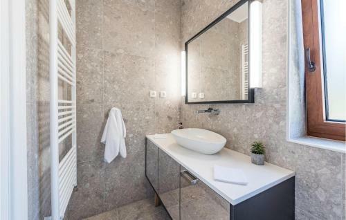 Three-bedroom Holiday Home In Porec