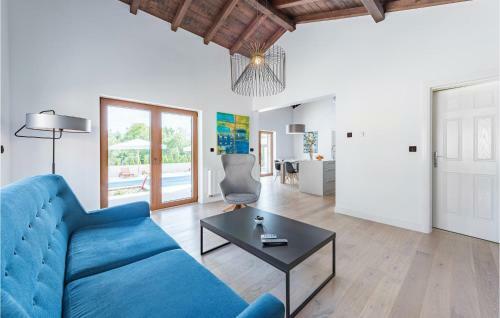 Three-bedroom Holiday Home In Porec