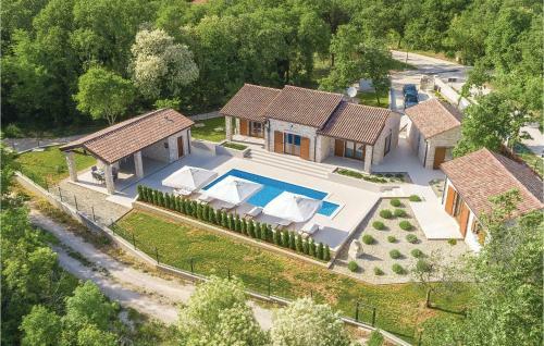Three-bedroom Holiday Home In Porec
