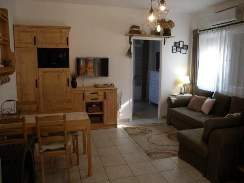 Holiday Homes In Balatonmariaf�rdo 19438
