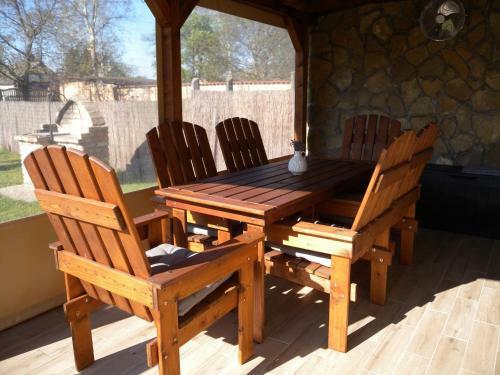 Holiday Homes In Balatonmariaf�rdo 19438